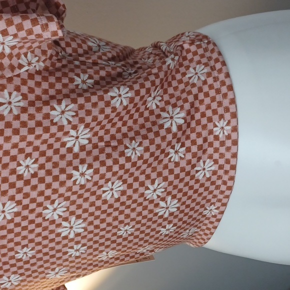 Plaid crop top. Short sleeve tee plunging v-neck, twist front. Balletcore. Large - Picture 7 of 12